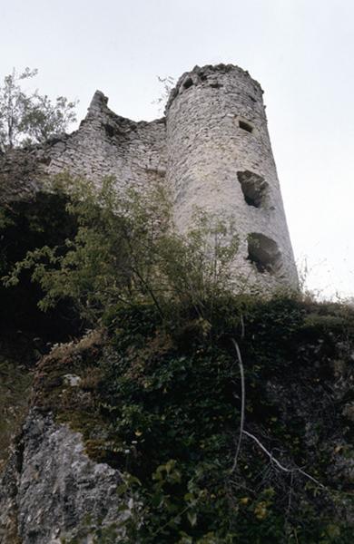 Façade extérieure et tour.