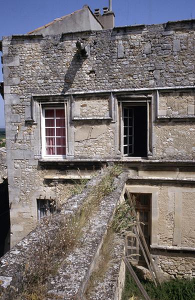 Détail façade latérale, fenêtres.