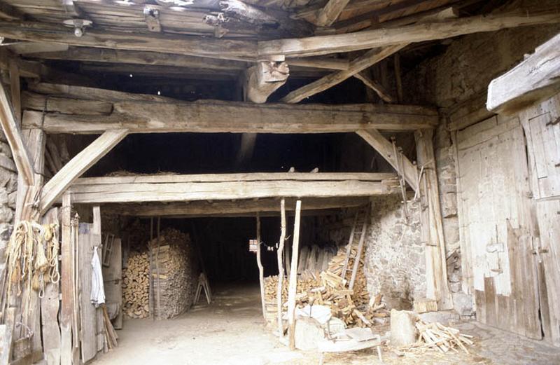 Hangar, vue intérieure.