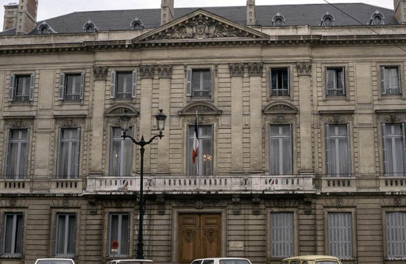 façade Ouest, place de Verdun.