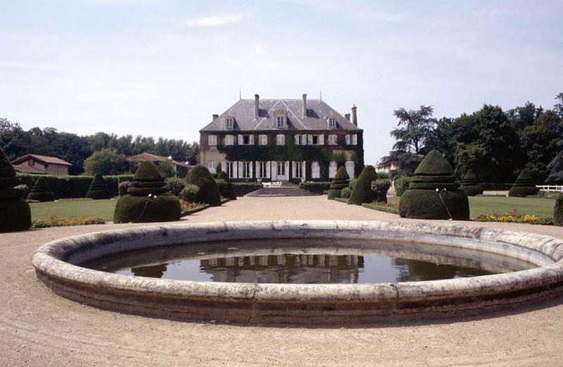 Façade postérieure, sur jardins.