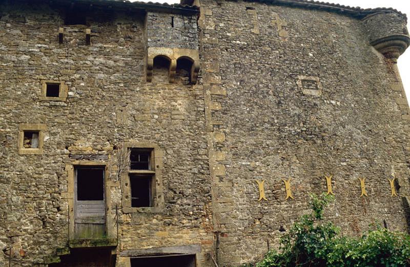 Façade extérieure, brétèche et échauguette.