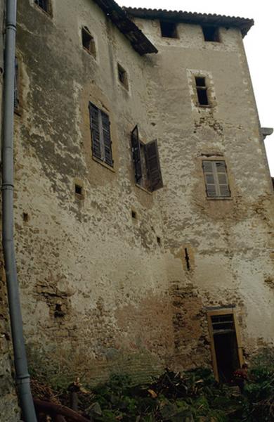 Façade extérieure, sur jardins.