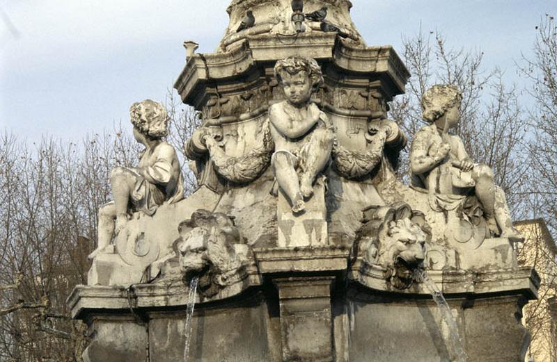 Fontaine, place Maréchal Lyautey