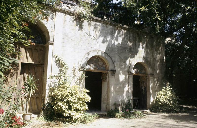 Dépendances, façade sur cour.