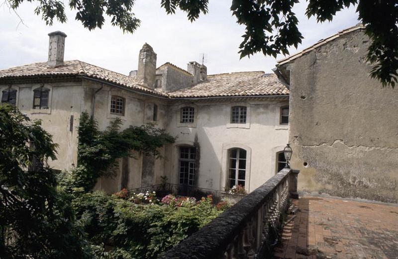 Façades sur cour.