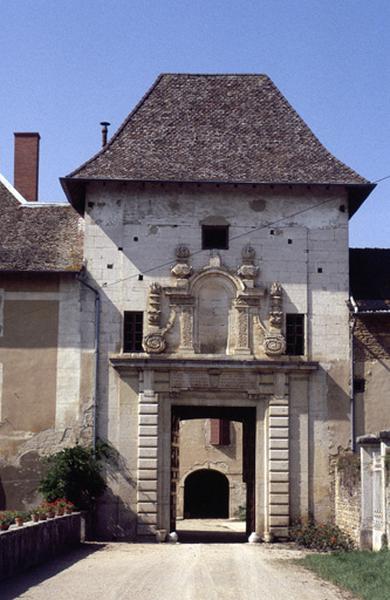 Porte de la tour d'entrée, détails.