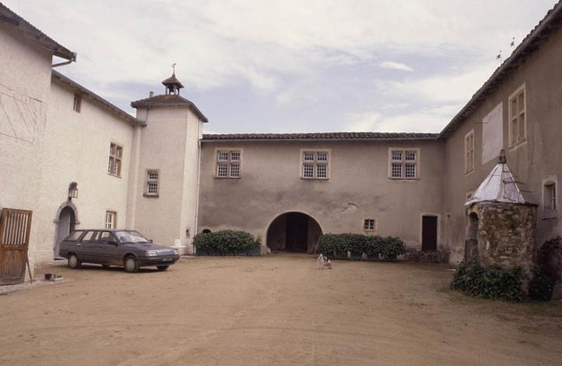 Cour intérieure.