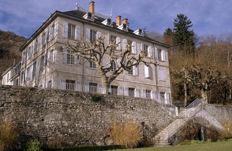 Façades et accès terrasse.