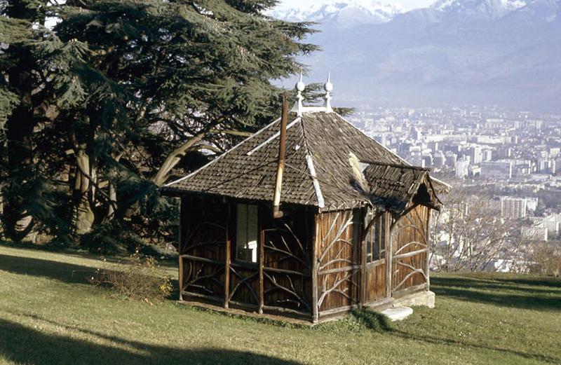 Fabrique en bois.