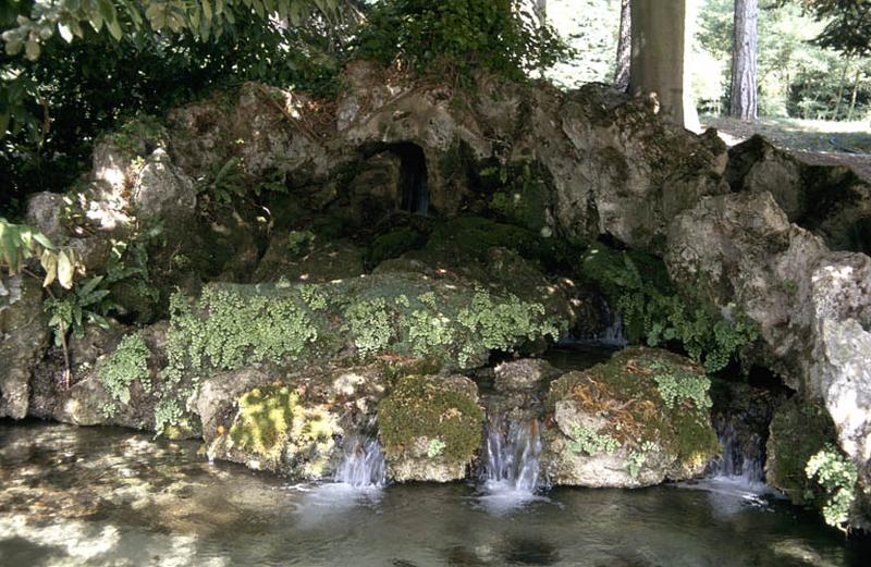 Cascade aménagée.