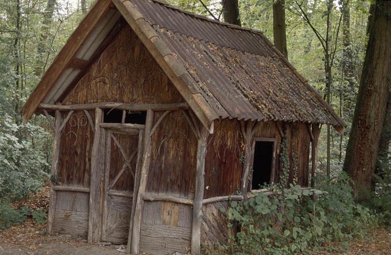 Fabrique de jardin en bois.