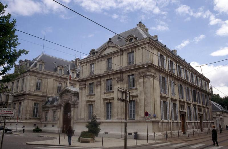 Façade Nord, pavillon de droite.