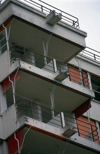Détail façade Sud, balcons.