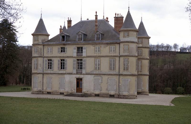 Vue d'ensemble, façade sur jardins.