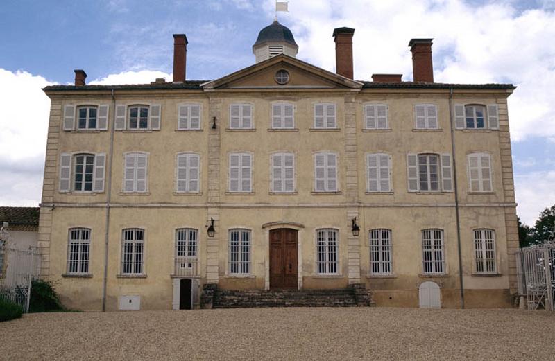 Corps de logis principal, façade Ouest, sur cours.