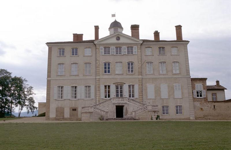 Corps de logis principal, façade Est, sur jardins.