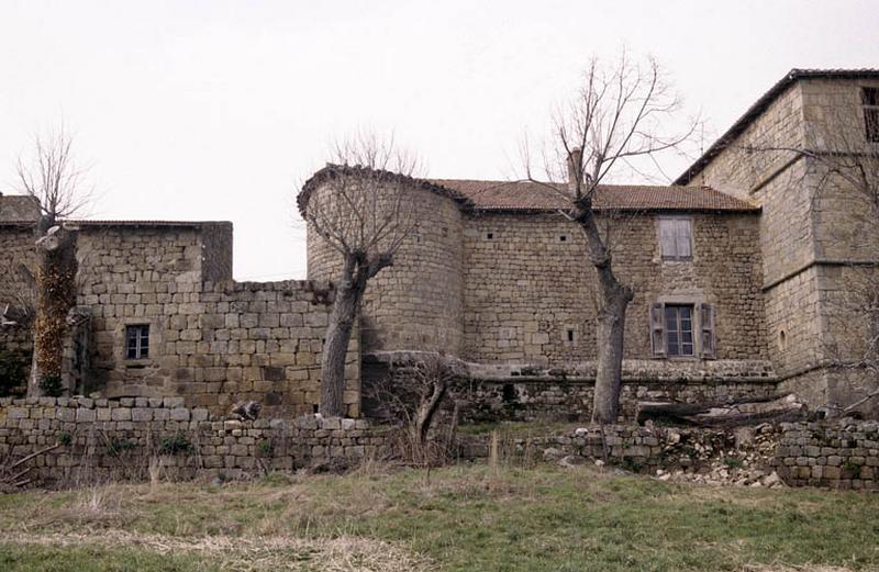 Jonction entre logis et communs Nord-Est.