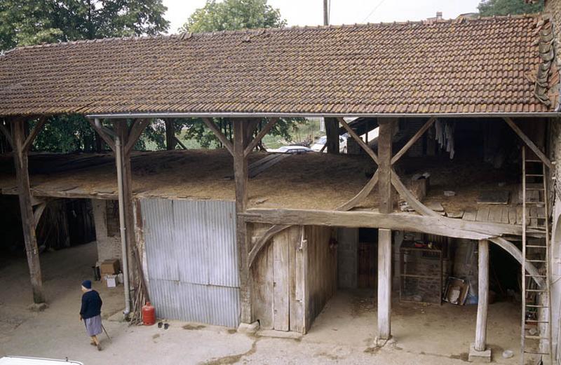 Communs, façade Est, sur Cour.