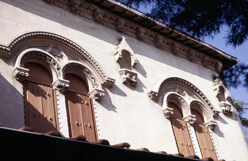 Villa des cigales, Pavillon Sud, baies geminées.