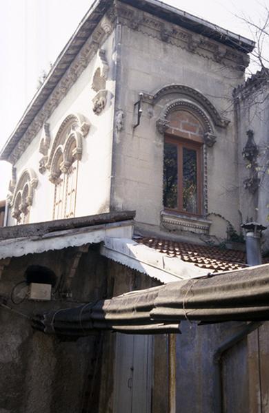 Villa des cigales, Pavillon Sud, façade sur jardin et pignon en retour.