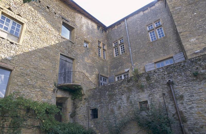 Façades cour.