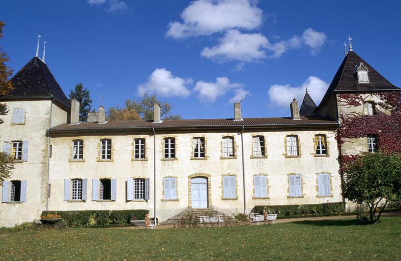 Façade sur jardins.