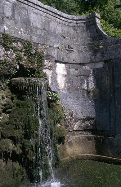 Fontaine.