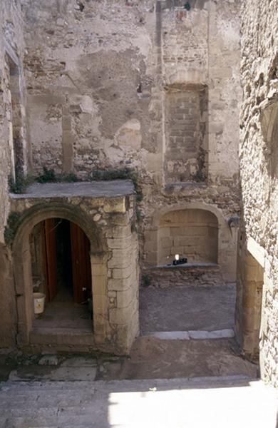 Façade sur cour intérieure, détails.