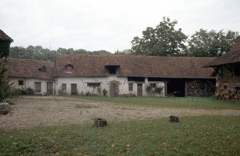 Communs, façade principale.