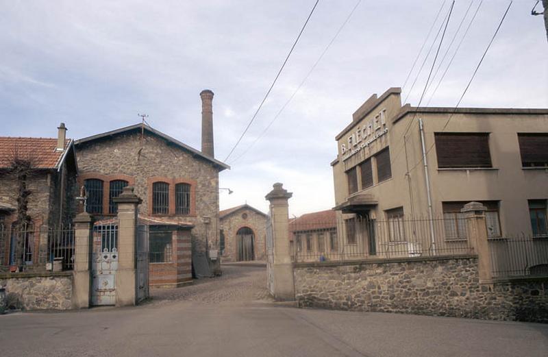 Extérieur, façades sur cour.