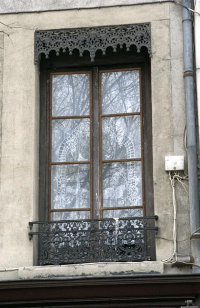 Façade sur Quai Romain Rolland.