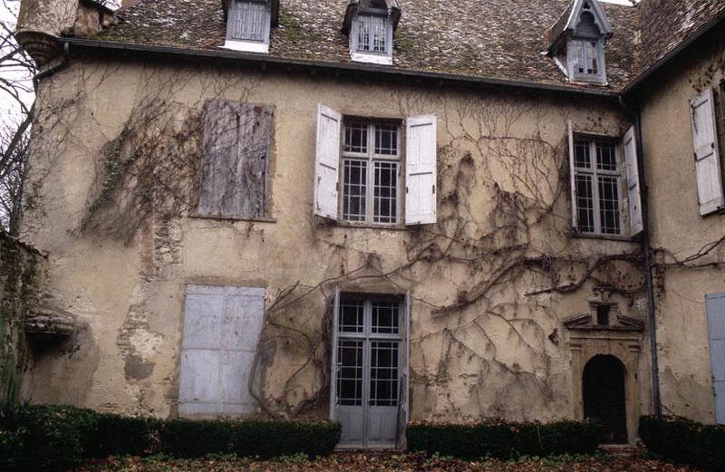 Façades sur cour.