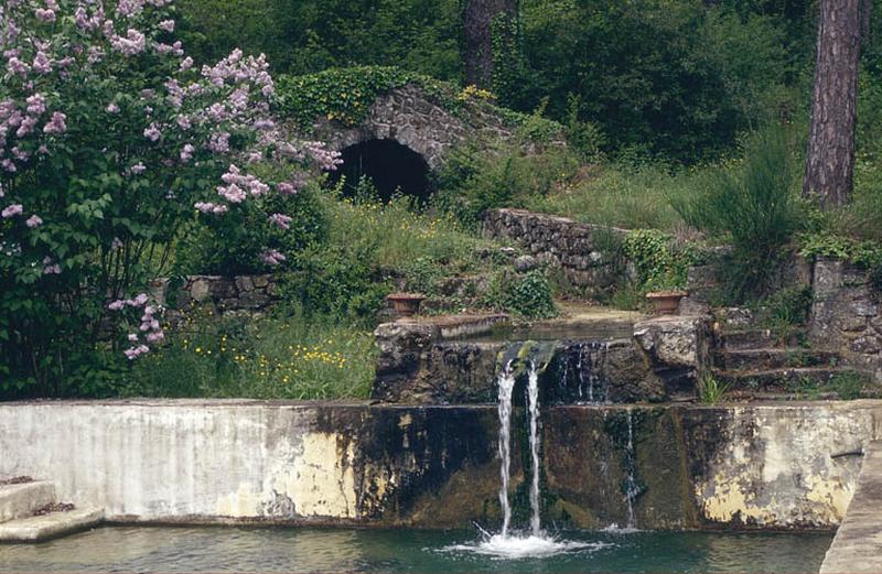 Installations hydrauliques, captage et réserve d'eau.