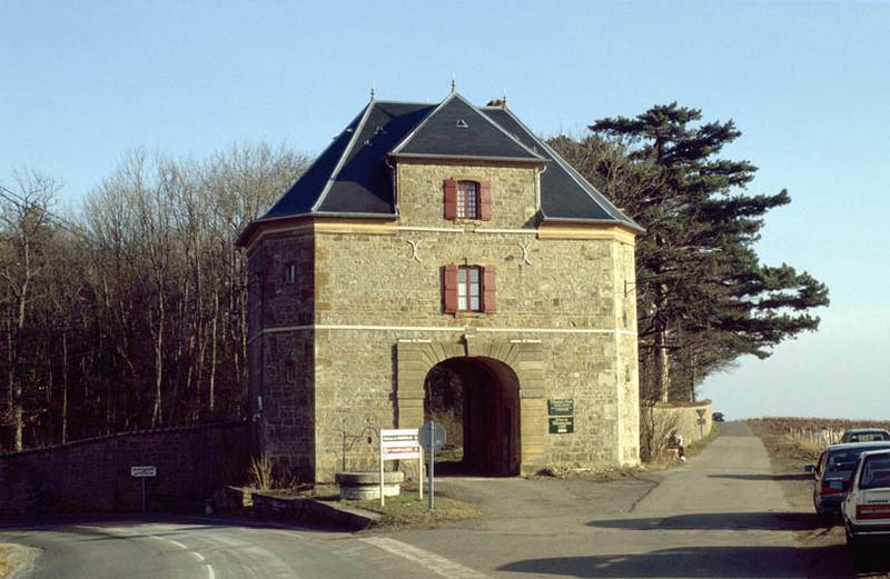 Porte Genelard.