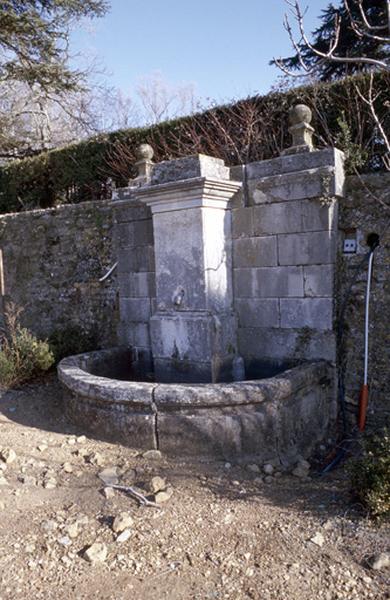 Potager, fontaine.