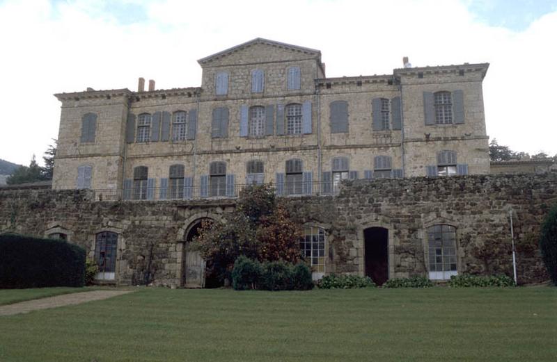 Façade Sud sur les jardins.