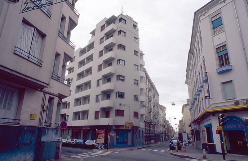 Façades sur rue, angle Sud-Est.