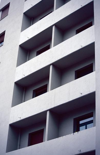 Détail façade, balcons.