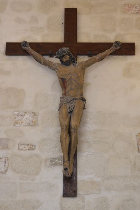 statue : Christ en croix, vue générale - ® Ministère de la Culture (France), Direction Régionale des Affaires Culturelles d’Auvergne-Rhône-Alpes – Tous droits réservés