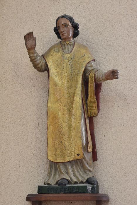 statue : saint Guinefort, vue générale - ® Ministère de la Culture (France), Direction Régionale des Affaires Culturelles d’Auvergne-Rhône-Alpes – Tous droits réservés