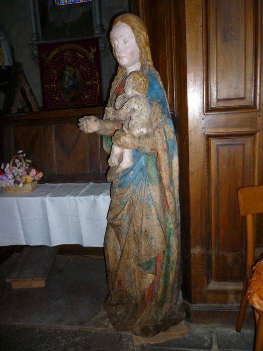 statue : Vierge à l'Enfant, vue générale - © Ministère de la Culture (France), Direction Régionale des Affaires Culturelles d’Auvergne-Rhône-Alpes – Tous droits réservés