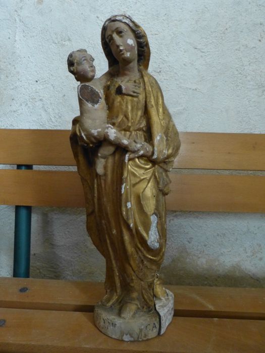 statue (statuette) : Vierge du scapulaire, vue générale - © Ministère de la Culture (France), Direction Régionale des Affaires Culturelles d’Auvergne-Rhône-Alpes – Tous droits réservés