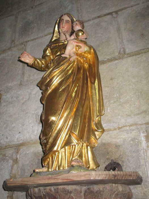 statue : Vierge à l'Enfant, vue générale - © Ministère de la Culture (France), Direction Régionale des Affaires Culturelles d’Auvergne-Rhône-Alpes – Tous droits réservés