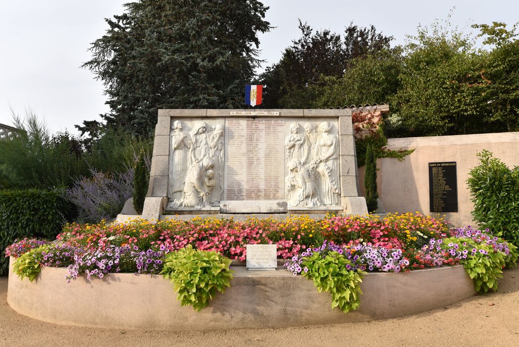 Monument aux morts : vue générale