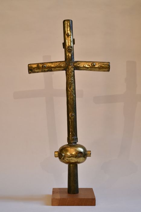 Croix de procession, vue générale du revers - © Ministère de la Culture (France), Direction Régionale des Affaires Culturelles d’Auvergne-Rhône-Alpes – Tous droits réservés