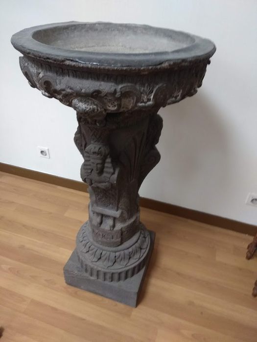 bénitier, vue générale - © Ministère de la Culture (France), Direction Régionale des Affaires Culturelles d’Auvergne-Rhône-Alpes – Tous droits réservés
