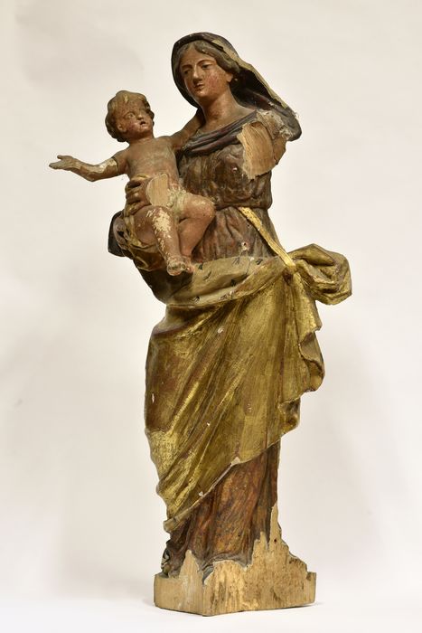 Statue : Vierge à l'Enfant, vue générale - © Ministère de la Culture (France), Direction Régionale des Affaires Culturelles d’Auvergne-Rhône-Alpes – Tous droits réservés