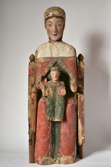 Statue : Vierge de Coulandon, vue générale - © Ministère de la Culture (France), Direction Régionale des Affaires Culturelles d’Auvergne-Rhône-Alpes – Tous droits réservés