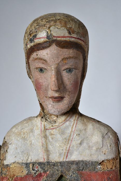 Statue : Vierge de Coulandon, détail du visage de la Vierge - © Ministère de la Culture (France), Direction Régionale des Affaires Culturelles d’Auvergne-Rhône-Alpes – Tous droits réservés